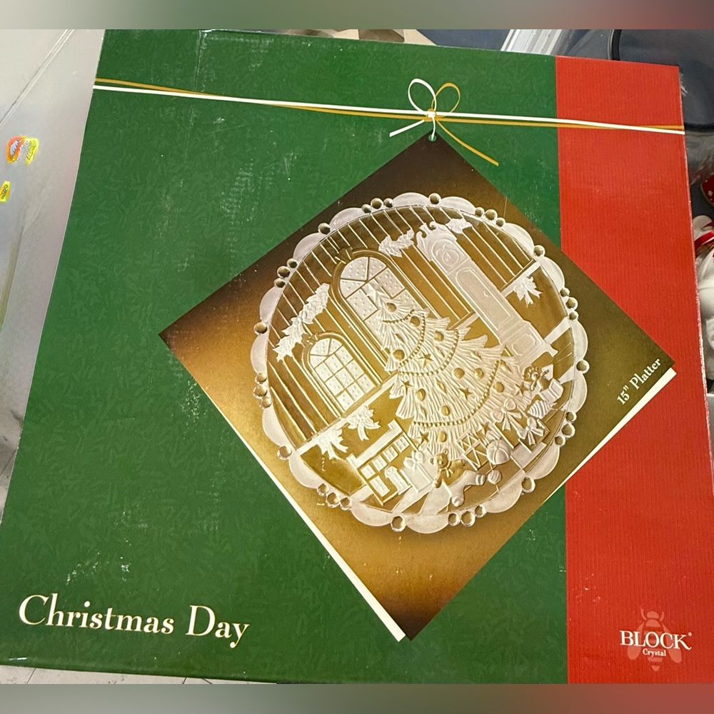 Block Crystal Christmas Day Tray 15”’ Round Serving Platter Holiday Portugal NEW